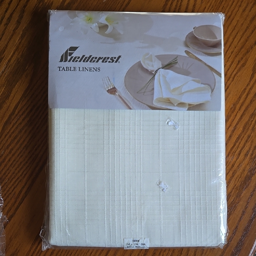 Fieldcrest Cream Table Linens